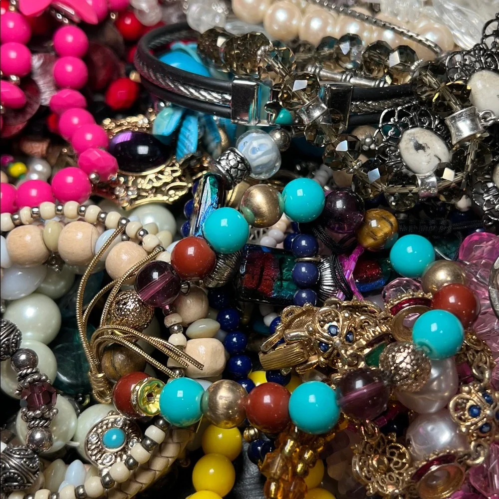 Gallon Bag Lot of Craft Jewelry Some Wearable - Picture 17 of 17